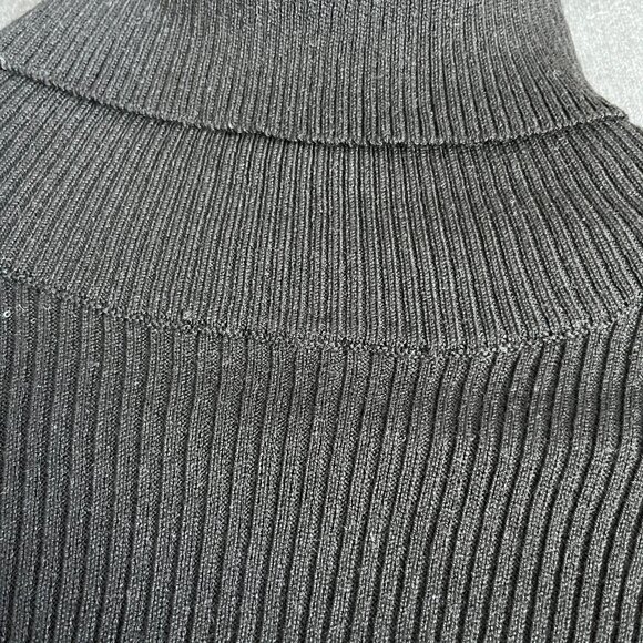 H&M Divded Ribbed Turtle Neck Top - Picture 2 of 6